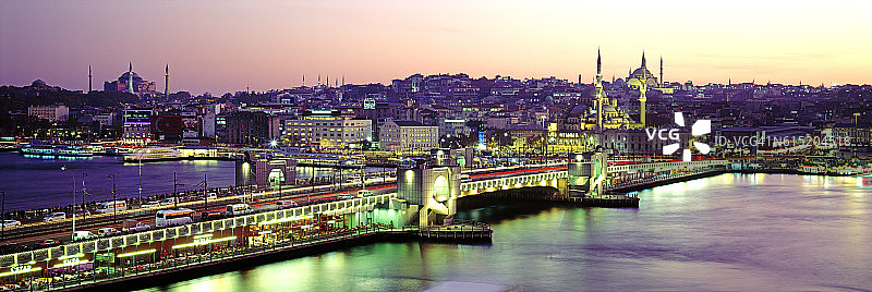 伊斯坦布尔的加拉塔桥和金角湾图片素材