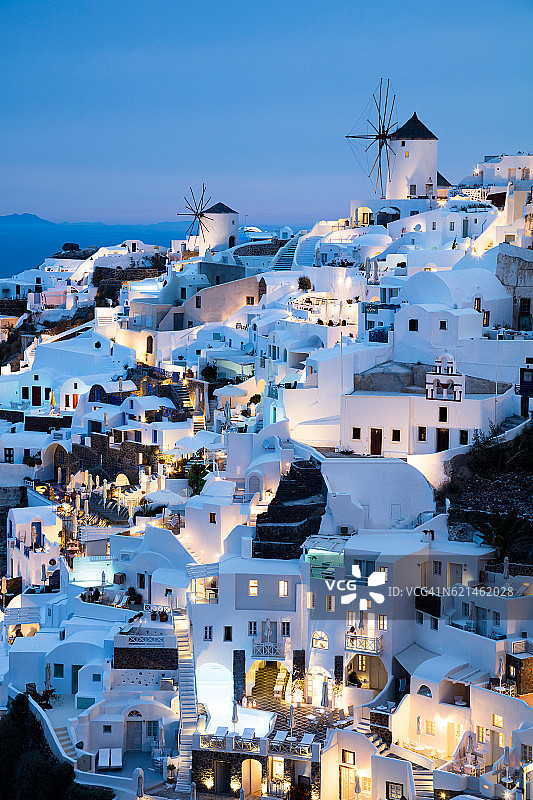 希腊基克拉泽斯群岛圣托里尼的黄昏图片素材