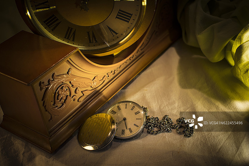 旧怀表图片素材