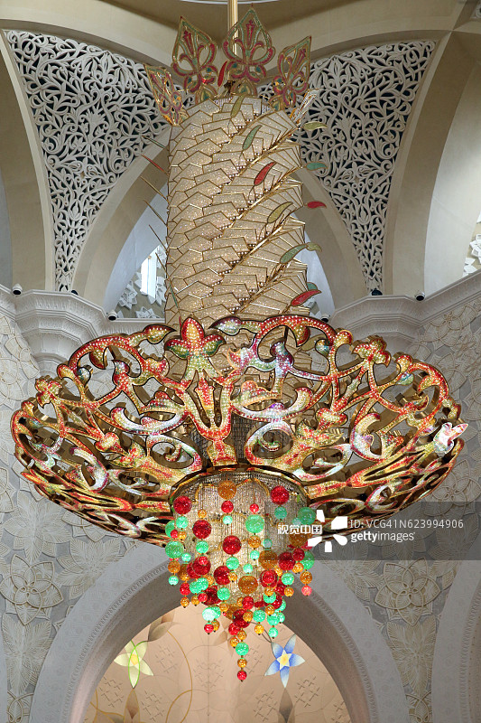 谢赫扎耶德清真寺吊灯，阿布扎比图片素材