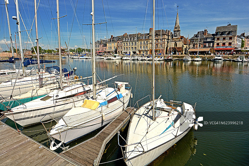 法国卡尔瓦多斯省翁弗勒尔港口风景图片素材