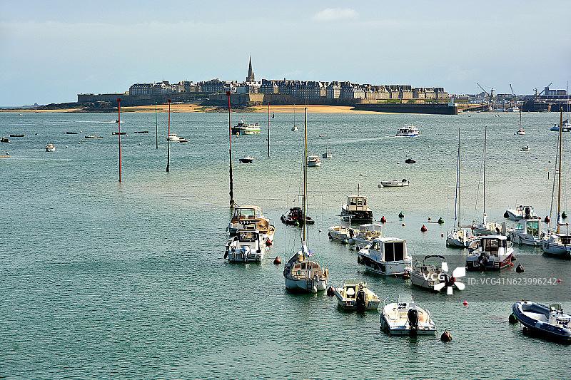迪纳尔的圣马洛景色图片素材