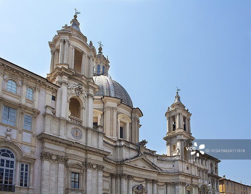 纳沃纳广场的圣阿涅塞教堂风光图片素材