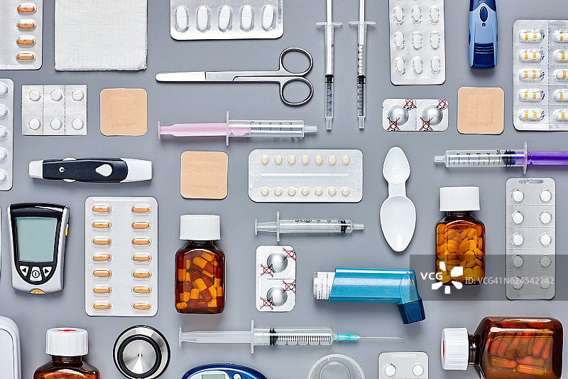灰色背景上的医疗用品扁平素材图片素材