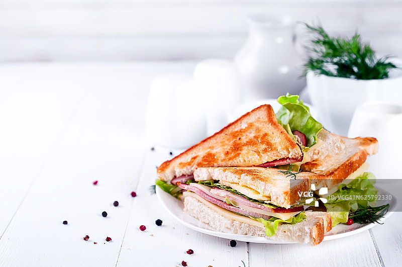 香肠吐司三明治图片素材