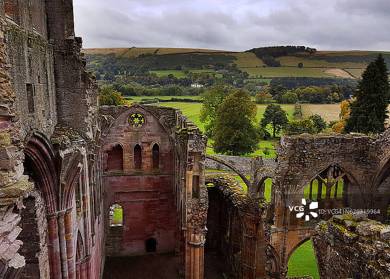 梅尔罗斯修道院遗址（苏格兰）- 航拍图片素材