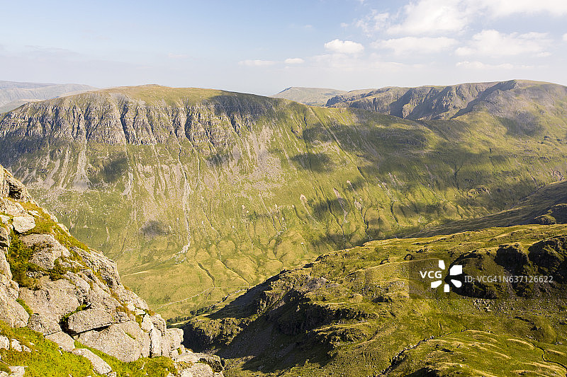 英国湖区赫尔维林山的圣星期日峭壁图片素材