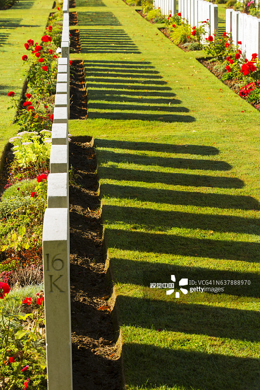法国索姆河战役德尔维尔森林英军公墓图片素材