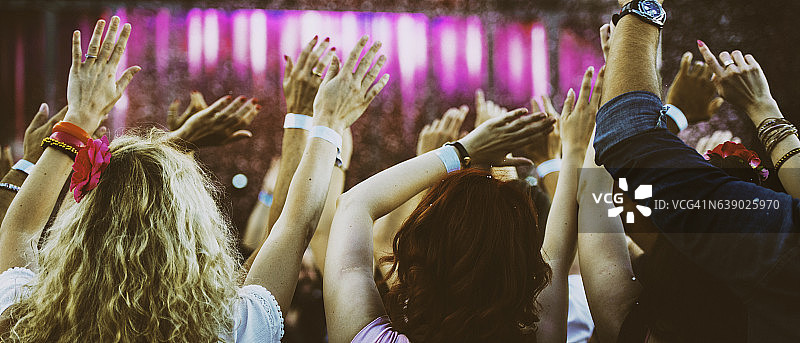 人们跳舞的特写图片素材