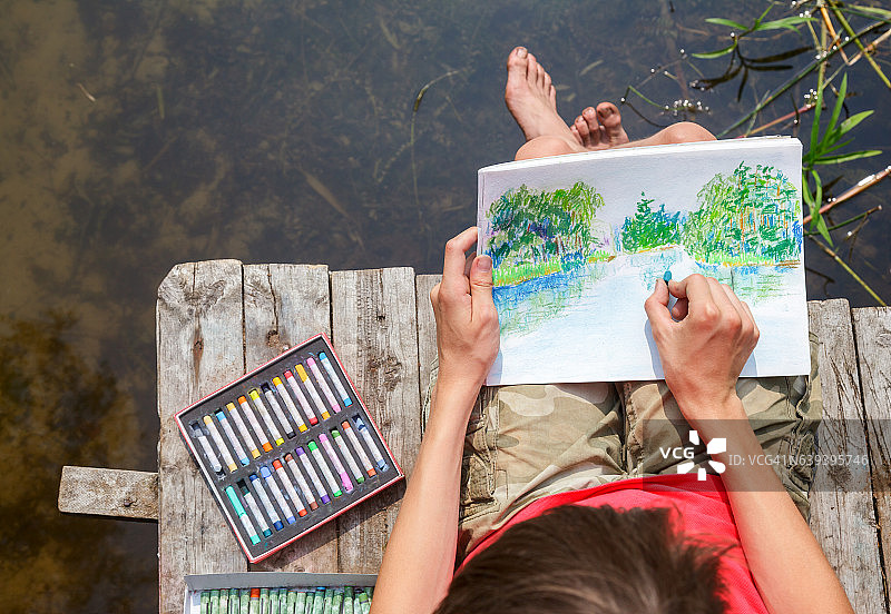 儿童绘画夏季森林湖泊风景图片素材