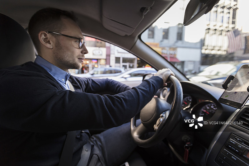 人驾驶汽车图片素材