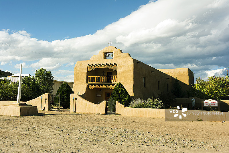 圣托马斯土坯教堂图片素材