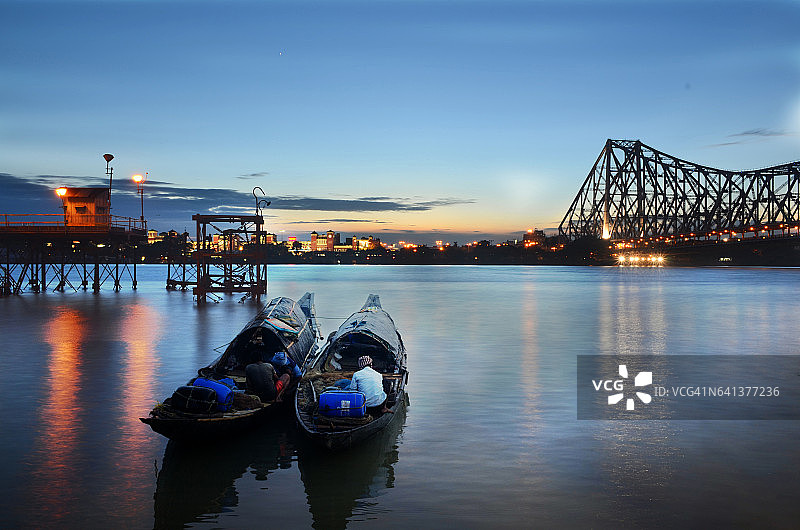 夜色中的大桥图片素材