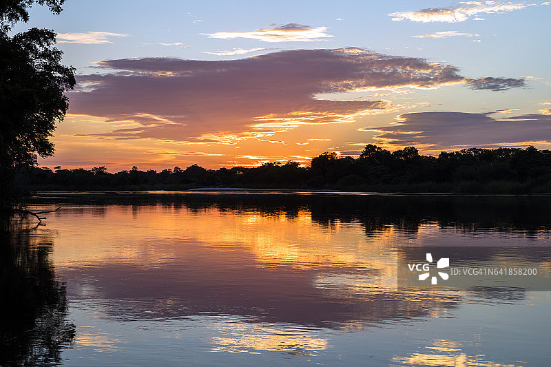 非洲纳米比亚库班戈河日落图片素材