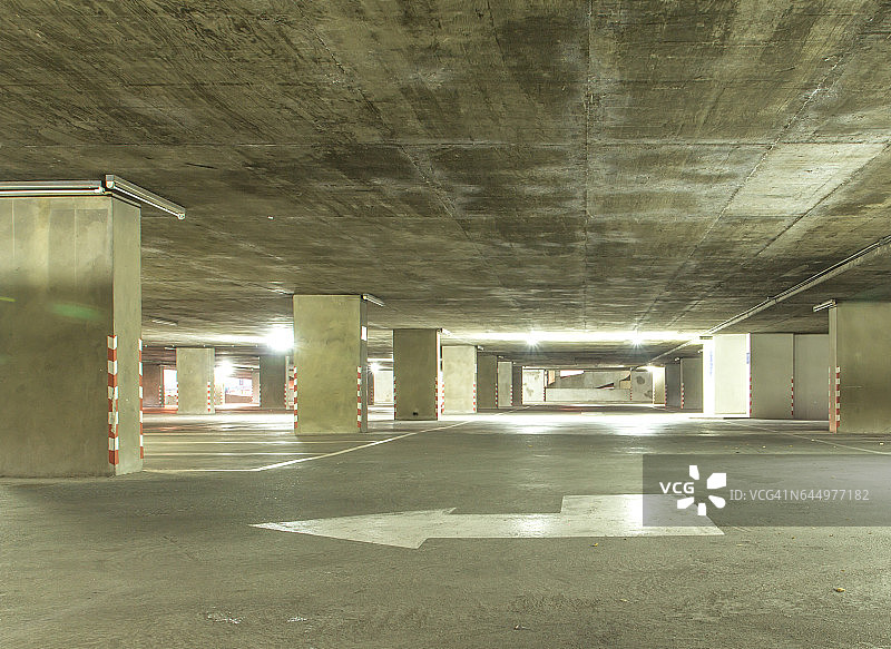 室内停车场图片素材