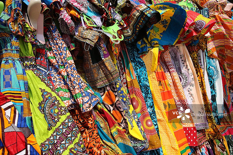 多哥洛美的传统非洲纺织品摊位，西非图片素材