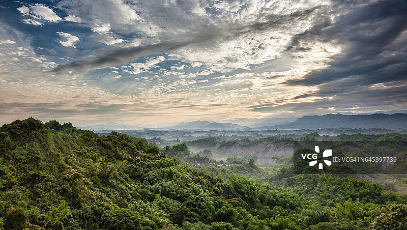 中国台湾二寮金色日出图片素材