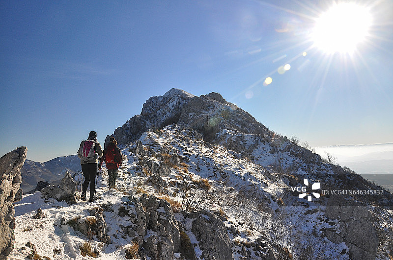 走向顶峰图片素材