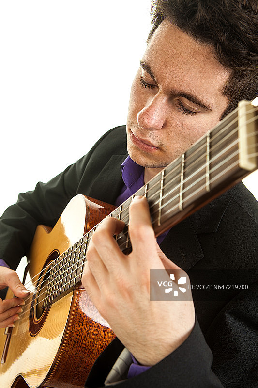 音乐家演奏古典吉他图片素材