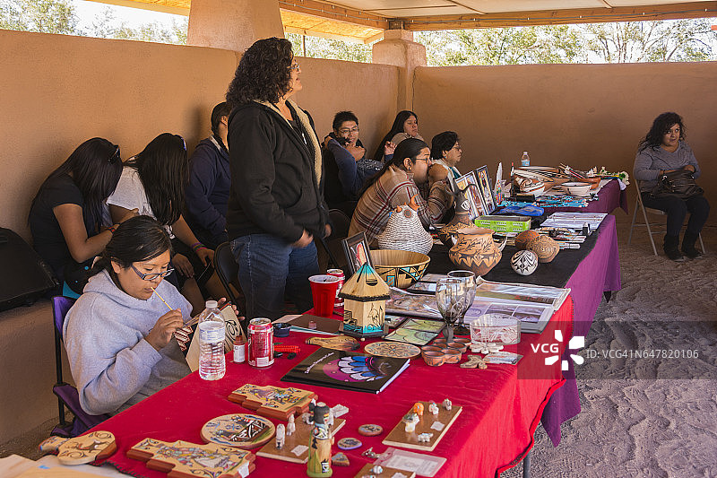 祖尼普韦布洛工匠工作场景图片素材