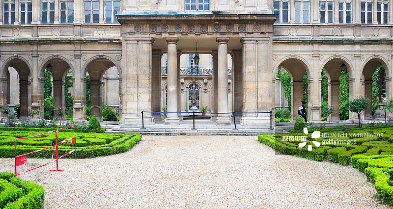 玛莱区卡纳瓦莱博物馆入口附近的花园图片素材