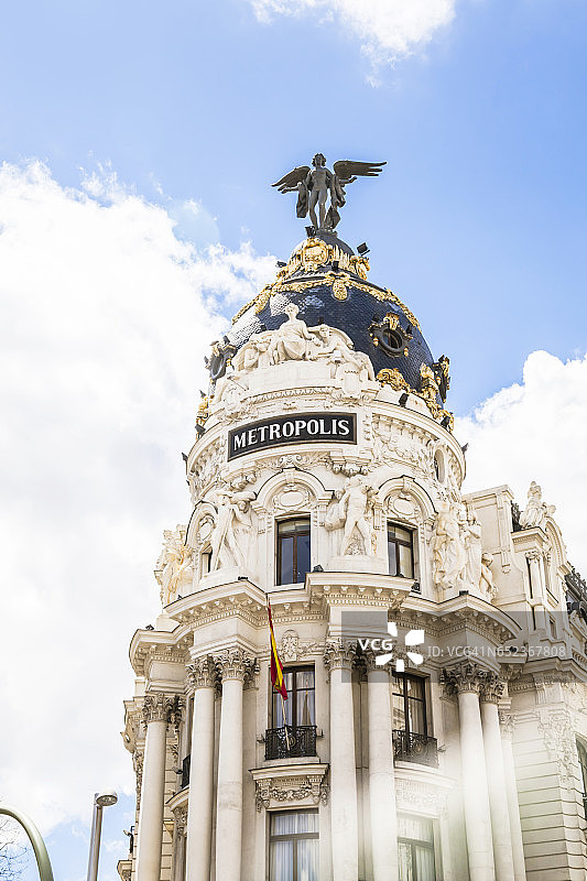 西班牙马德里的大都会传统建筑图片素材