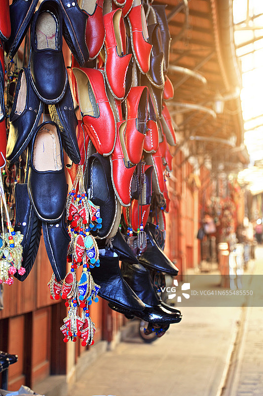 土耳其加济安泰普市集上的皮革鞋图片素材