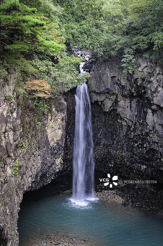 宰因瀑布图片素材