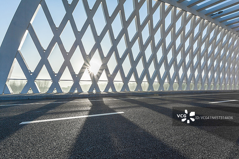 北京日出时分的现代桥梁图片素材