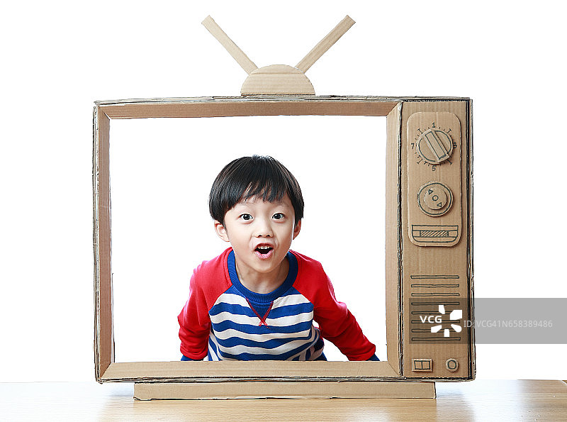 手工玩具电视机图片素材