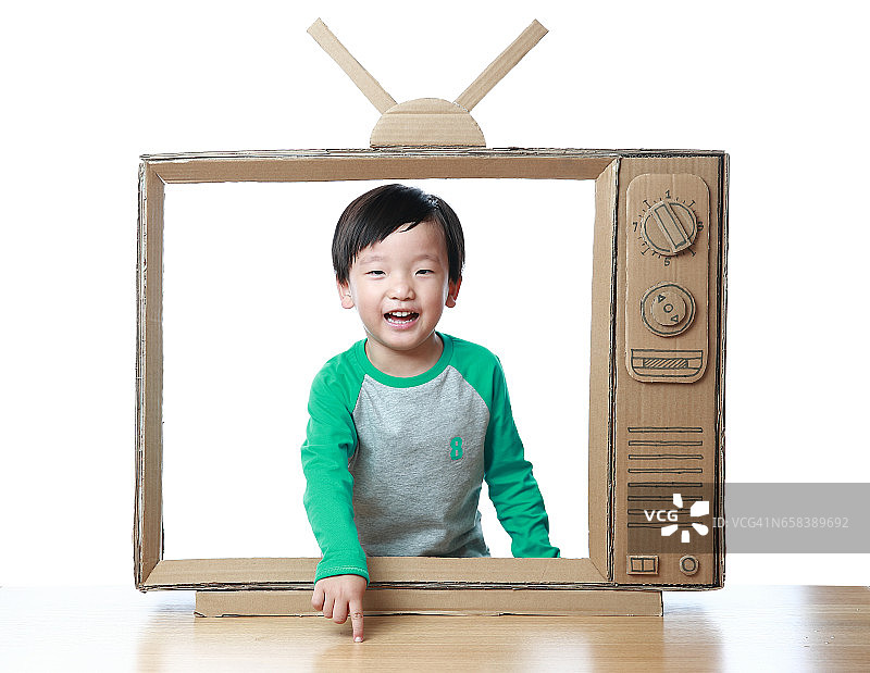 手工玩具电视机图片素材