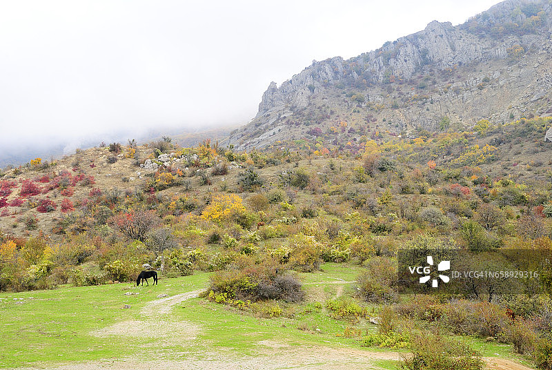 秋天的山图片素材