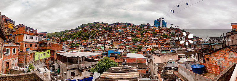 巴西里约热内卢，佩尼亚教堂附近的贫民窟图片素材