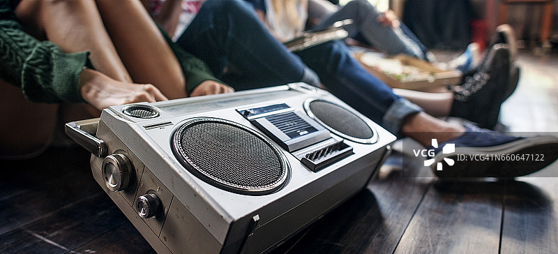 无线电音乐朋友青少年休闲概念图片素材