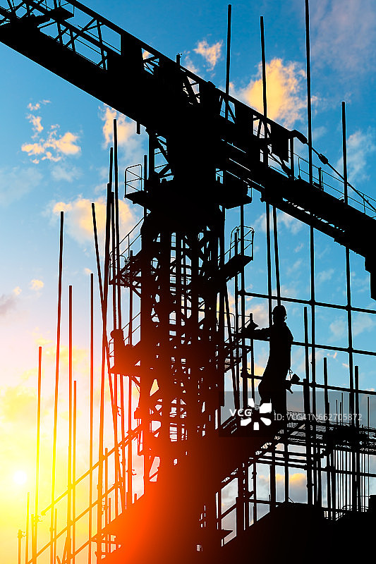 建筑工地上的建筑工人图片素材