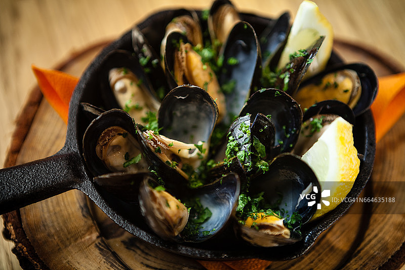 清蒸青口淋酱图片素材