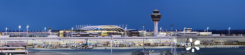 德国慕尼黑机场黄昏全景图片素材