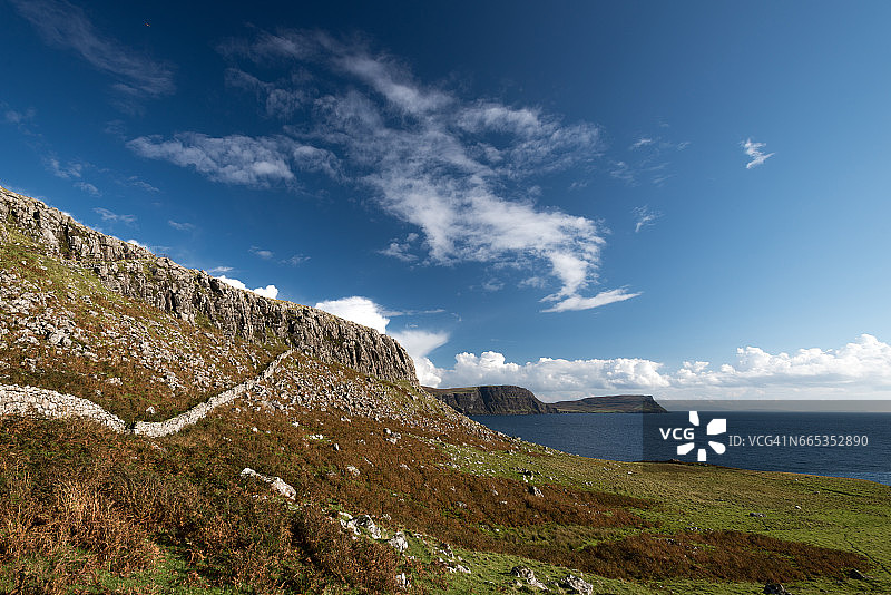 斯凯岛尼斯角，壮观的海岸山岩风光，苏格兰格兰代尔图片素材