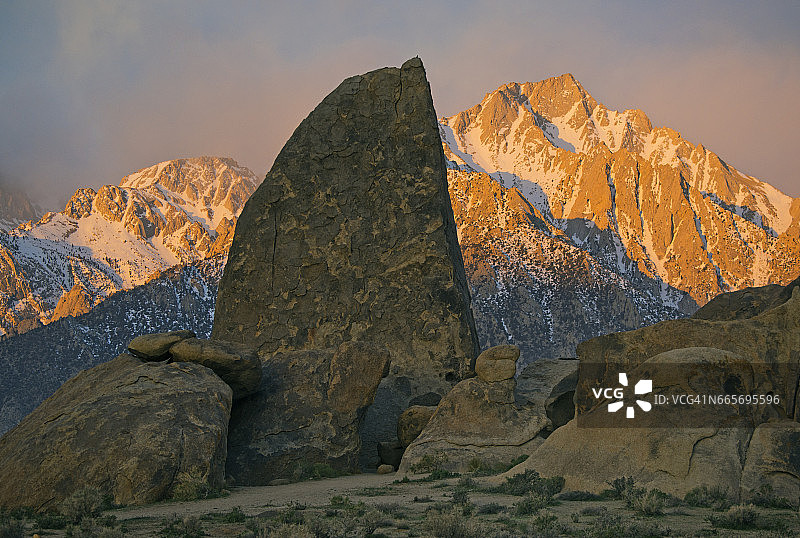 加利福尼亚州内华达山脉和阿拉巴马山的黎明图片素材