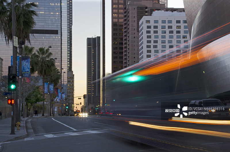 洛杉矶市中心迪士尼音乐厅夜景图片素材