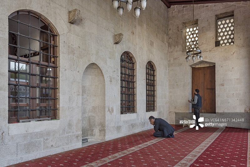 土耳其哈塔伊省安塔基亚市哈比卜·内贾尔历史清真寺内部图片素材