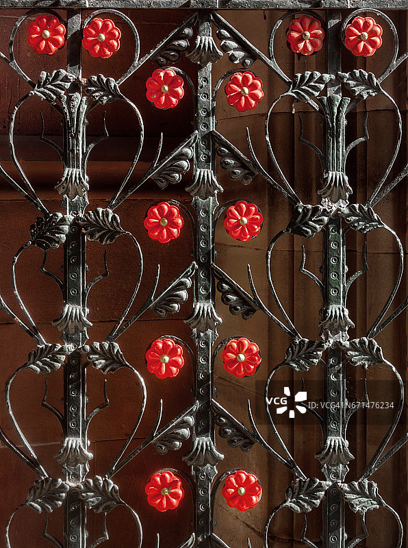 英国曼彻斯特座堂铁门图片素材