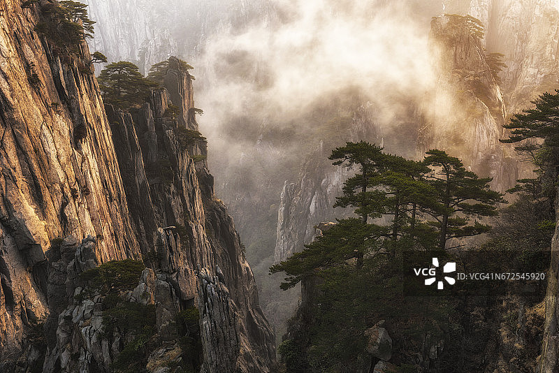 始信峰黄山清晨景色图片素材