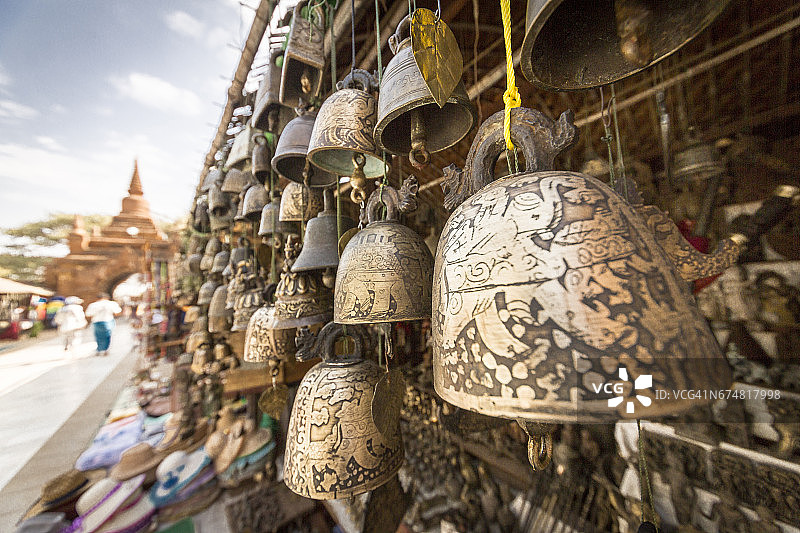 待售的佛教钟图片素材