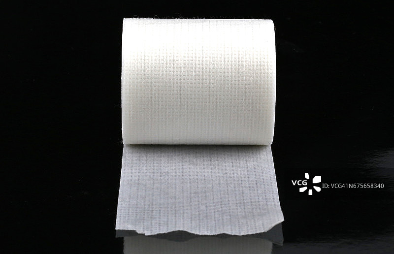 白色不干胶带卷图片素材