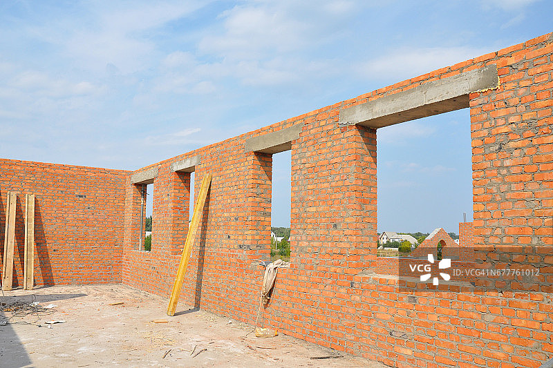 未完工的红砖房屋墙壁施工现场图片素材