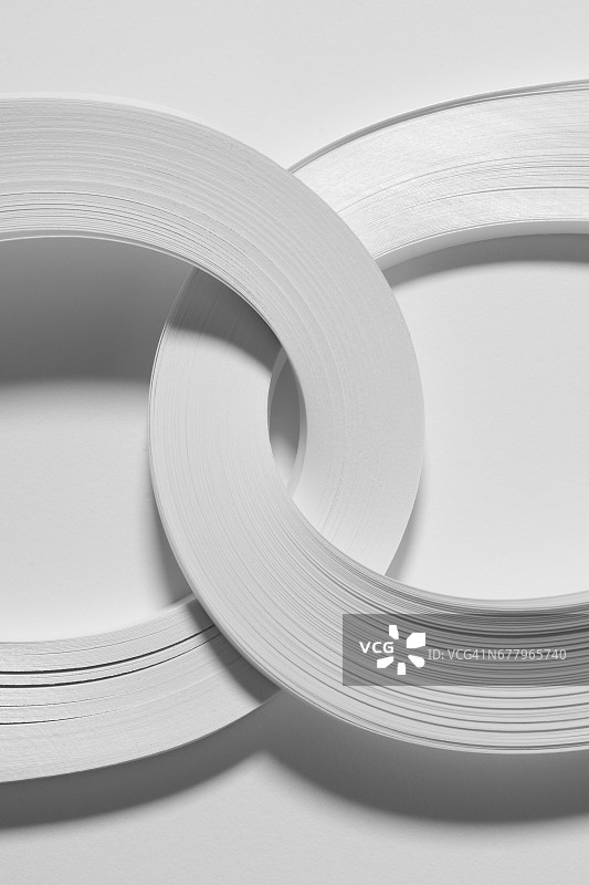 交叉的纸环图片素材