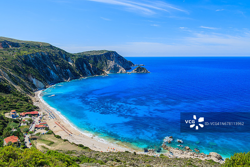 希腊凯法利尼亚岛佩塔尼海湾和美丽的海滩景色图片素材