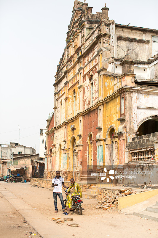 非洲贝宁科托努的彩色建筑图片素材