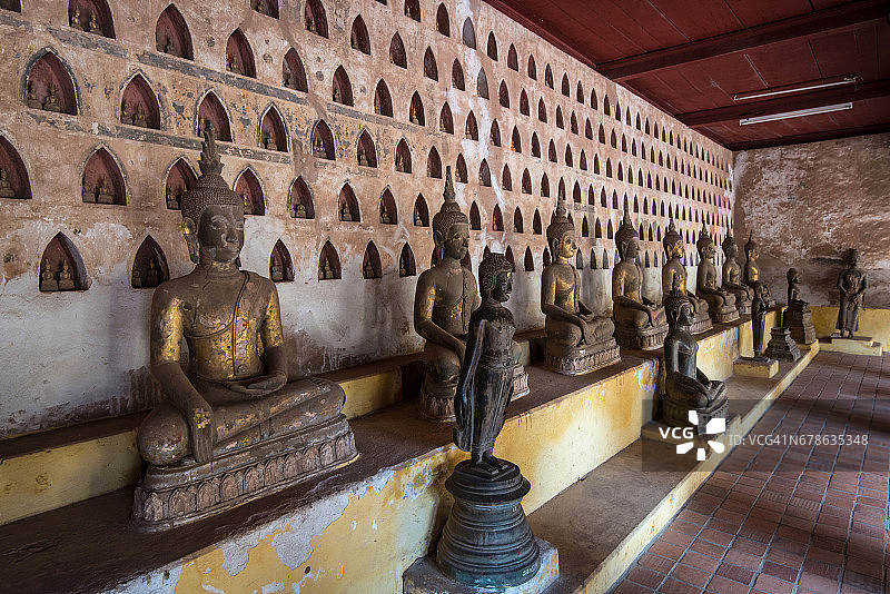 老挝万象西萨格寺的佛像图片素材